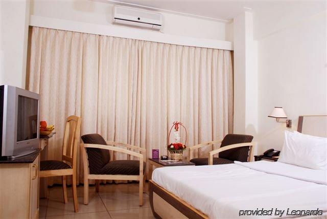 Hotel Komfort Terraces Bangalore Kamer foto